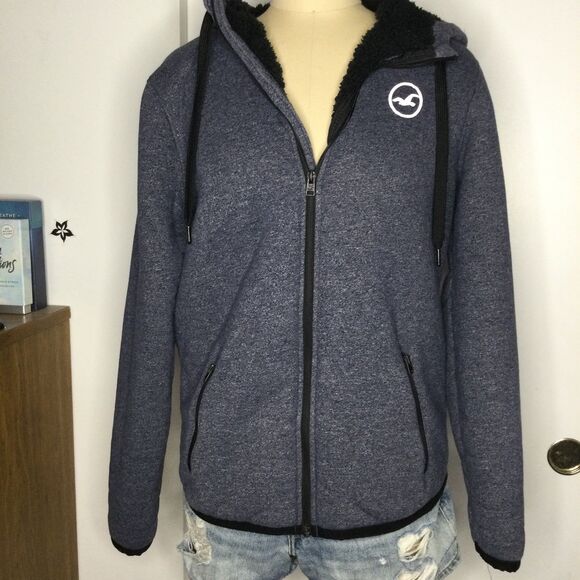 Hollister Sherpa sweater - Picture 1 of 3